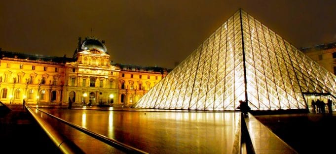 Louvre Müzesi Paris